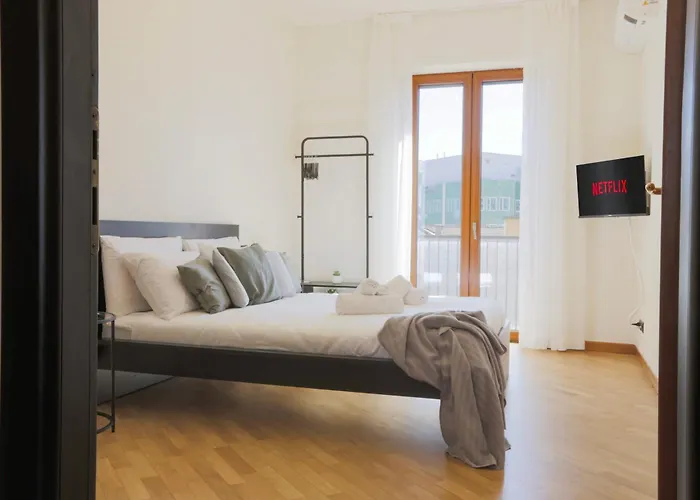 Apartament Urban Elegance Station W/private Garage Mediolan
